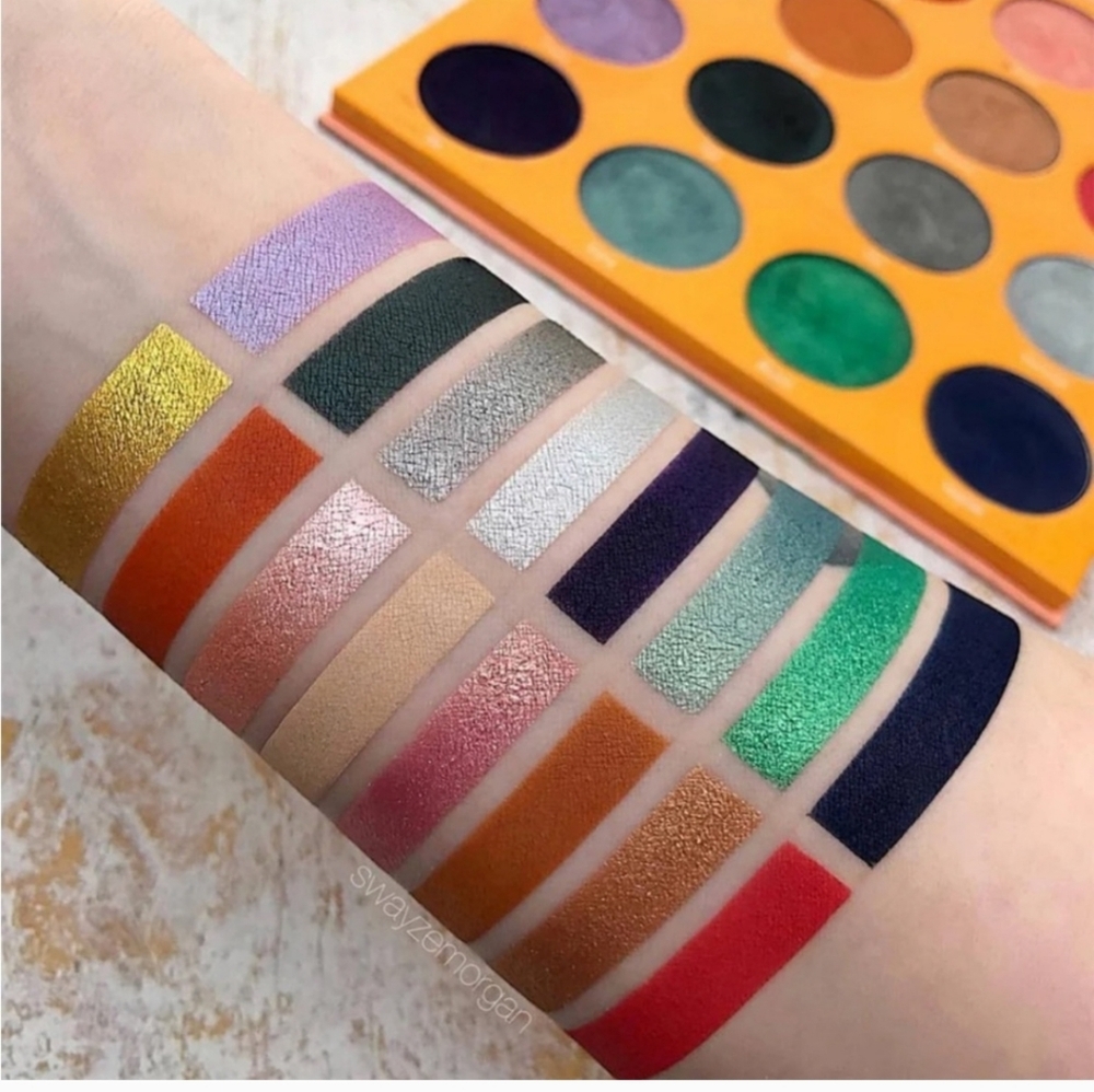 NIB Juvia’s Place The Magic Mini Eyeshadow Palette - Picture 3 of 7